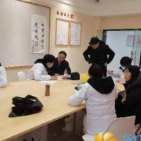 莱茵社区:医心体检送关怀 守护健康享晚年