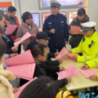 交警进小区 安全常识入民心