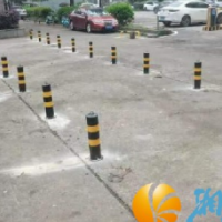 银盆岭村：小网格凝聚大力量 安装警示柱守护生命通道