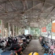 银桥社区：建车棚 解难题 惠民又暖心！