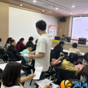 梅溪湖街道开展《中华人民共和国反有组织犯罪法》  宣传活动