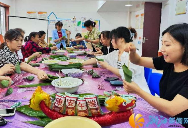 窑塘社区“粽香伴成长，爱幼月共欢” 端午包粽子活动
