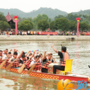 学华村：乘风破浪赛龙舟 村企共建迎端午