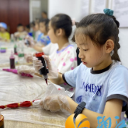 非遗传承，点亮童心——黄泥岭社区举行“民族和韵 非遗传承”文化活动