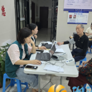 石佳冲社区开展老年人免费体检服务