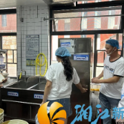 守护舌尖安全，斑马塘社区开展食品安全重点场所专项行动