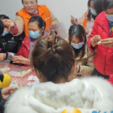 黄泥岭社区：幸福饺子传真情，居家安全进社区