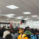 荣龙社区开展“垃圾分好类 低碳迎新年”知识讲座