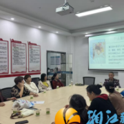 银建社区开展“民族团结·簪花制作”手工活动
