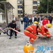 荣龙社区开展消防知识讲座与实战演练  筑牢安全防线