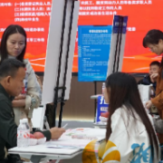 湘江新区零工市场举办2025年金秋服务月专场招聘会