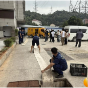 水管爆裂地下室成“泳池”，多部门联动紧急排涝解民忧