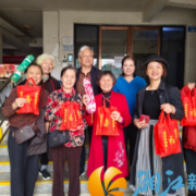 金秋聚铜盆 敬老乐游园