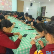 情暖重阳,巧手生花