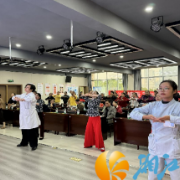 “健康生活 乐享银龄” 学堂坡社区开展重阳敬老活动