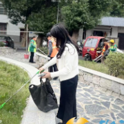 “志愿先行+多方协同”,西湖街道茶场村多方联动开展周三大扫除