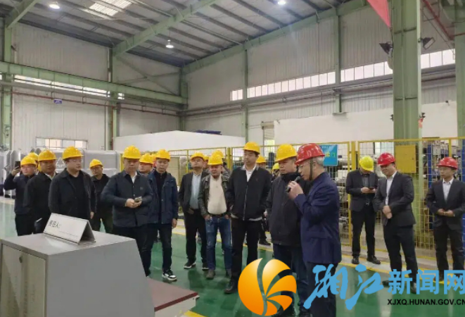 湘江新区举办环卫智能机械观摩活动 按下城市保洁“智慧升级键”