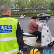 诚兴社区“立体式”交通安全宣传 让“一盔一带”守护居民出行平安