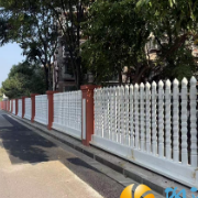 暴雨冲倒“邻里墙” 社区架起“连心桥”