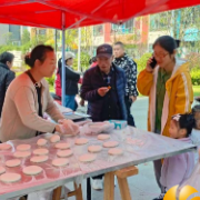 烟火气里邂逅邻里温情,学峰社区市集点亮便民生活