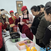 甜香四溢,温情满满!先锋社区邻里共制阿胶糕