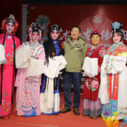 钰龙社区：戏韵润银龄 国粹绽华彩
