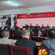 重阳传温情 护绿显担当