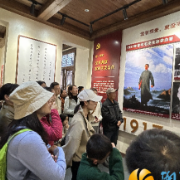 凌云社区:“行走课堂”助力强信念、筑家园