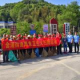 芝字港村开展周末清洁，全民携手扮靓美丽乡村