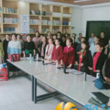 梅溪湖街道云溪湾社区“百灵鸟”合唱团唱响“夕阳”新乐章