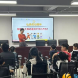 阳光社区：萌娃手绘环保袋，劳动之美“袋”回家