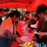 政务公开听民意 便民服务再升级
