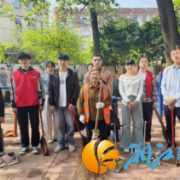 老少携手，共筑美好家园