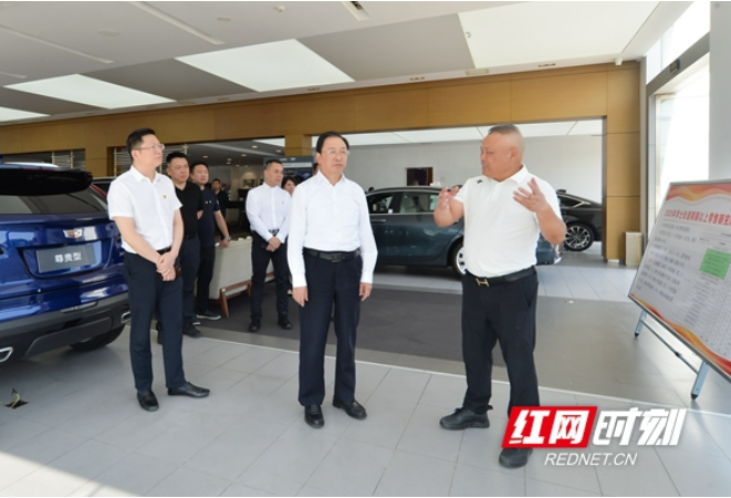 谭勇下沉督导学士街道经济运行工作