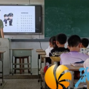 坪塘街道“利剑护蕾”行动：法治宣讲进校园，共筑安全防护网