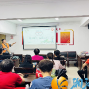 关爱老人，情暖端午