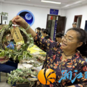 端午飘香敬老情，湖中暖心护安康