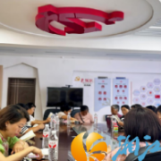 以书为媒，探索家庭教育智慧
