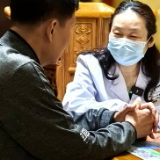 “顶天立地”式服务 振业社区“名医+科普”创健康新篇
