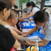 西湖街道金星社区：贴心服务送清凉，安全知识进万家