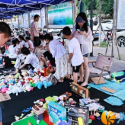 岳麓街道：绿色集市火热开启 居民争当环保先锋