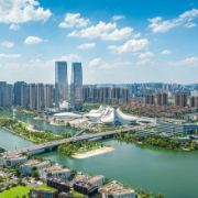 何朝晖调研湘江新区产业项目建设工作
