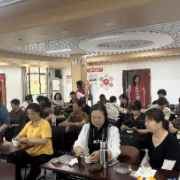 泽盛社区：指尖绿意 乐享晚年
