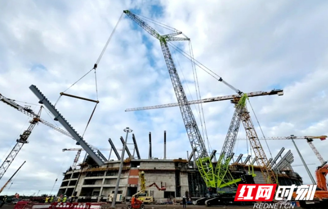 中联重科超大型起重机助力2030年世界杯场馆建设