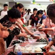 党建引领聚民心 凌云社区粽香情浓庆端午