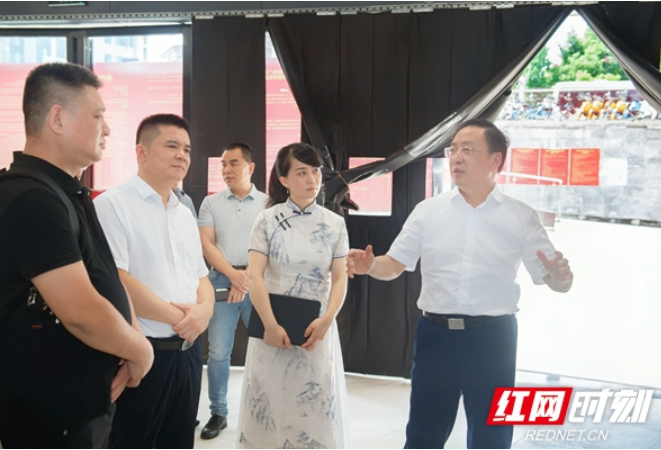 谭勇下沉督导银盆岭街道经济社会运行工作