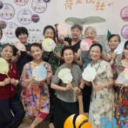 非遗漆扇绘清凉 社区文化暖“夕阳”