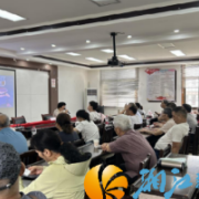 溁湾镇社区开展“正确戴盔，护头之盾”安全讲座 筑牢交通防护网