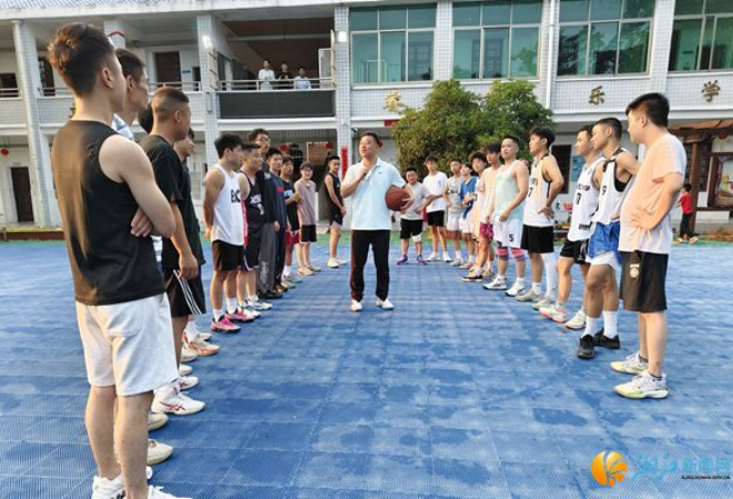 以球会友促情谊 莲花镇龙台龙洞村际篮球赛火热开赛