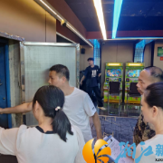 安全检查+普法宣传 筑牢辖区安全屏障